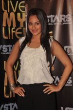 Sonakshi Sinha Promotes LIve My Life on UTV Stars in Bandra, Mumbai on 30th Aug 2011 (5).JPG